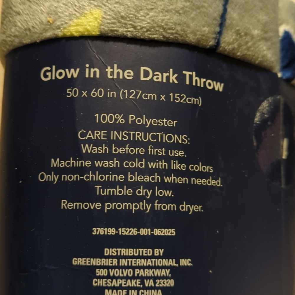 NWT Airplane Glow In The Dark  50x60 Fleece Blanket Throw Pilot Kids - Picture 5 of 7